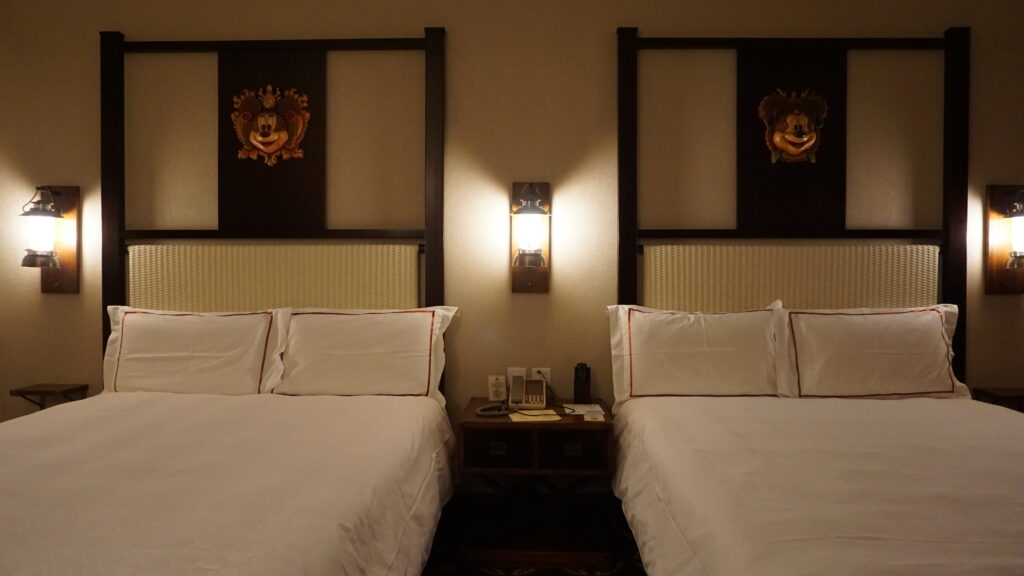 Disney Explorers Lodge: Descubre nuestra mágica elección de hospedaje en Hong Kong Disneyland 18 disney explorers lodge beds hong kong disneyland resort