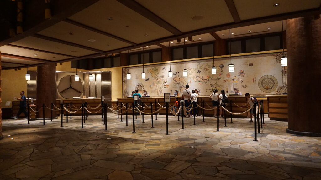 Disney Explorers Lodge: Descubre nuestra mágica elección de hospedaje en Hong Kong Disneyland 9 disney explorers lodge lobby hong kong disneyland resort