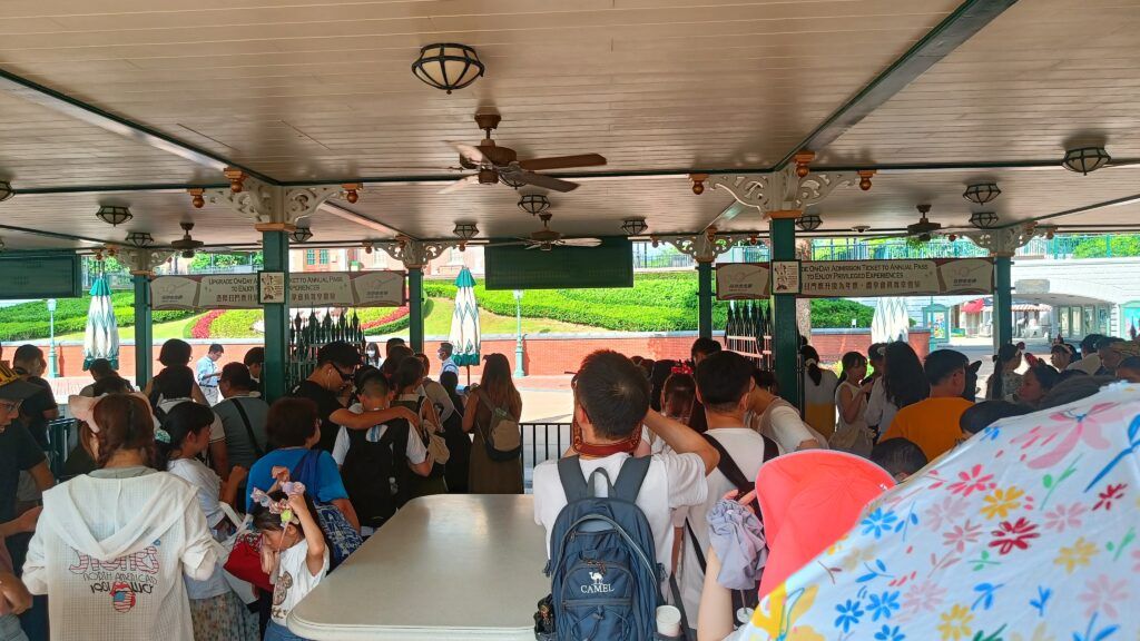 Hong Kong Disneyland: La Guía Esencial para disfrutar del primer parque Disney en Asia (2026) 19 Hong Kong