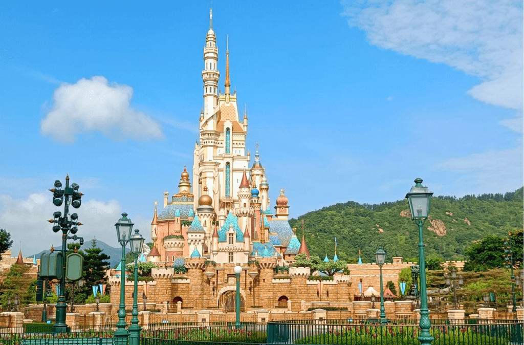 Todo sobre el Disney Premier Access 5 hong kong disneyland castillo
