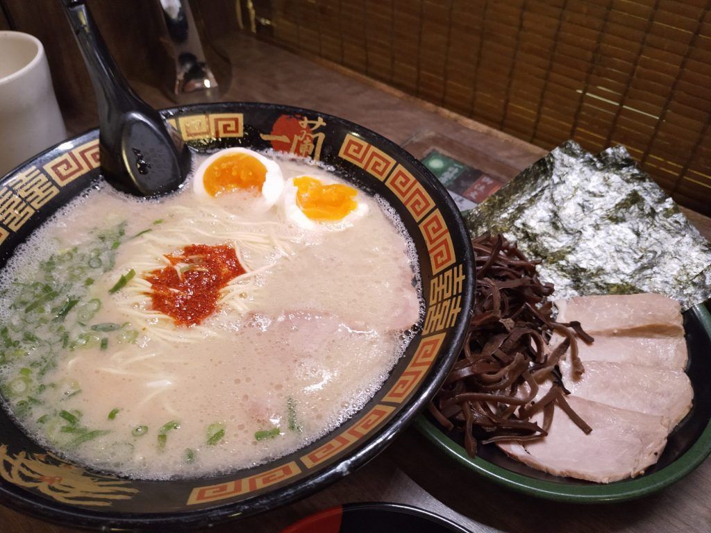 Comida típica de Japón: platos que debes probar + dónde los comimos (y nuestra guía completa en PDF) 5 ramen de ichiran ramen
