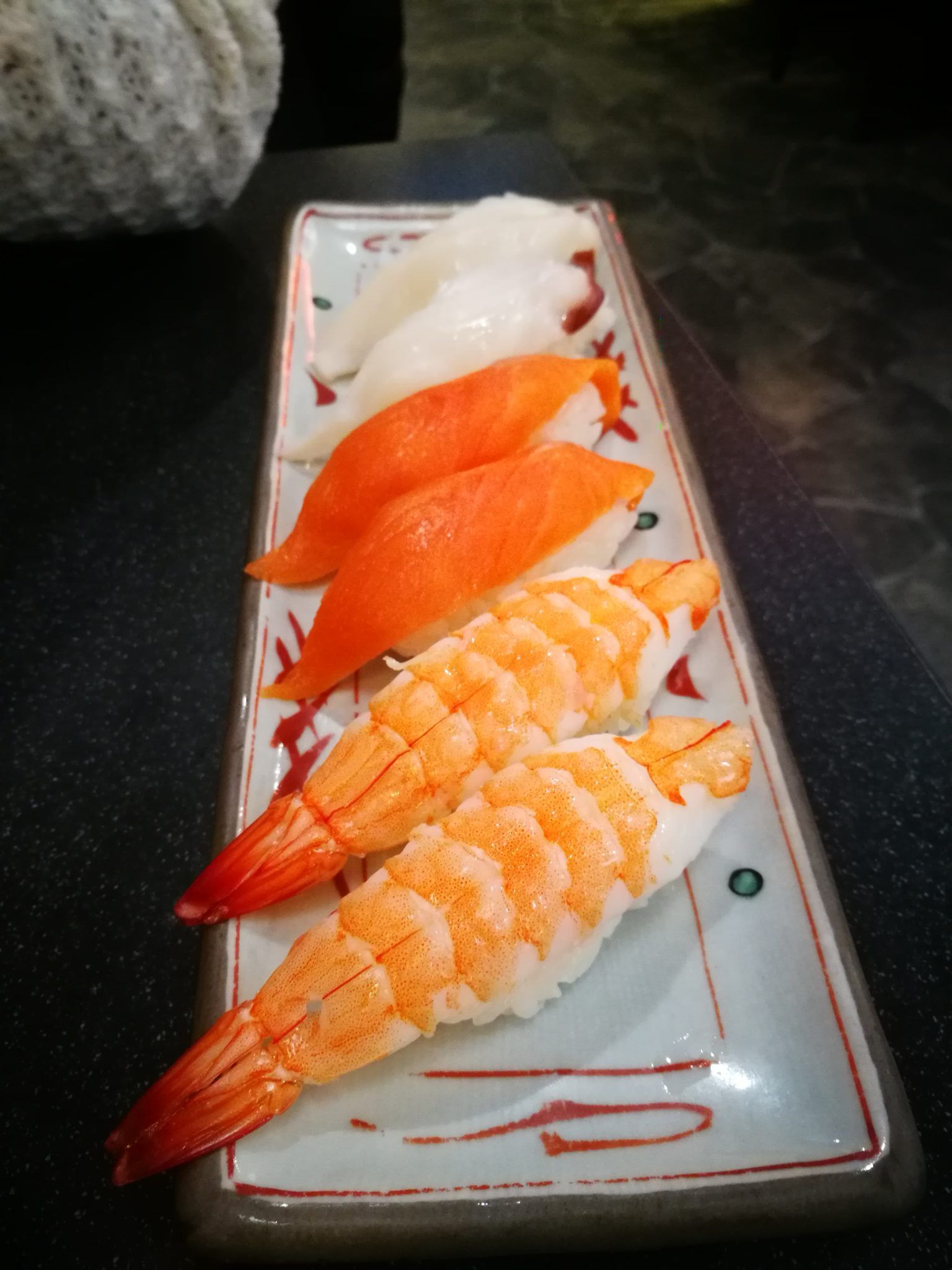 Comida típica de Japón: platos que debes probar + dónde los comimos (y nuestra guía completa en PDF) 7 sushis nigiris