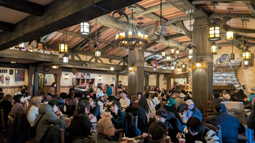 Precio de Tokyo Disney Resort: ¿Cuánto cuesta visitar el parque en 2025? 5 Precio de Tokyo Disney Resort Restaurantes