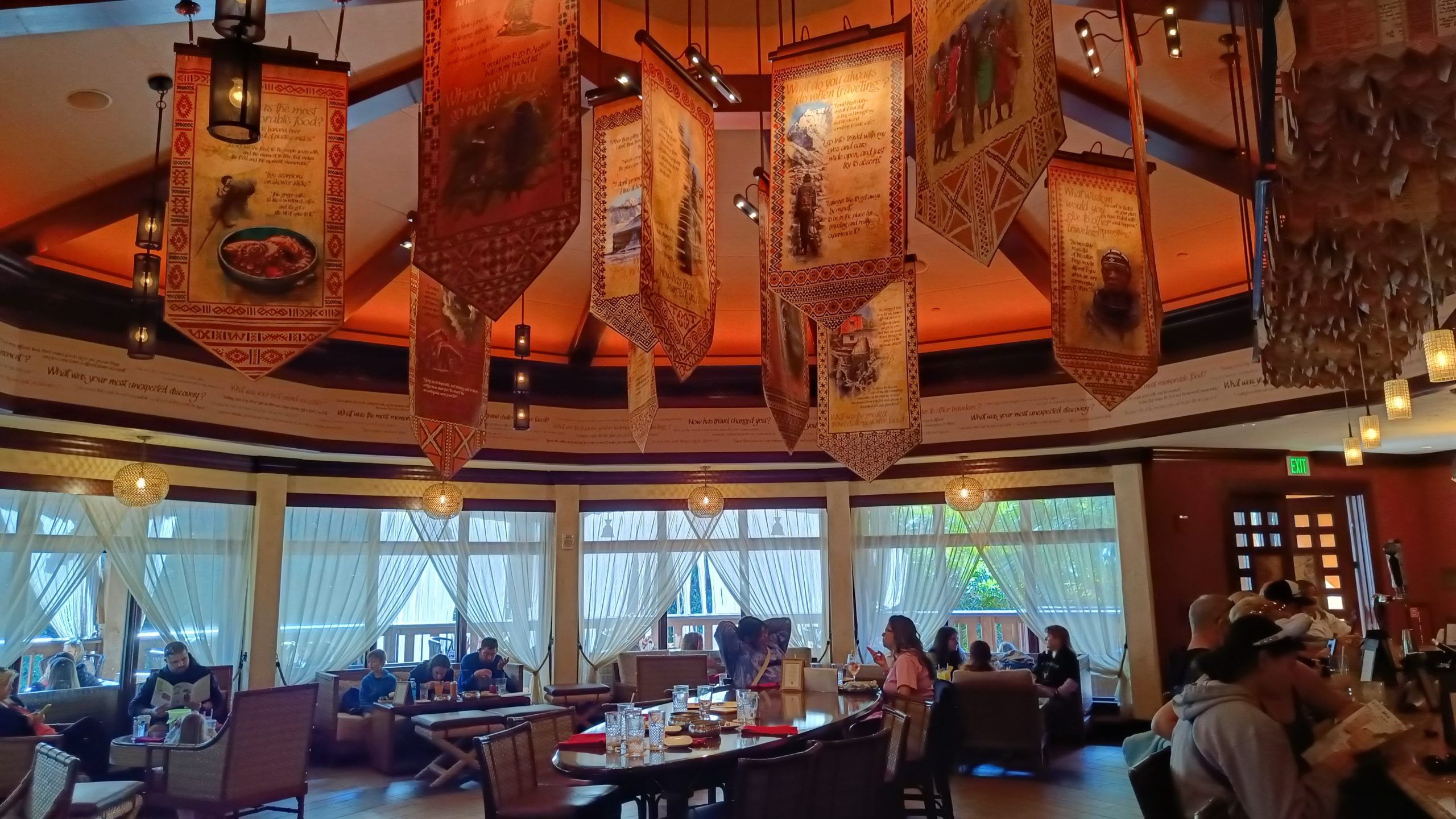 La Guía Completa de Disney's Animal Kingdom en Disney World 11 Nomad Lounge en Animal Kingdom