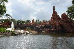 DSC03184 Su caída de más de 10 metros la convierte en una de las mejores atracciones en Magic Kingdom