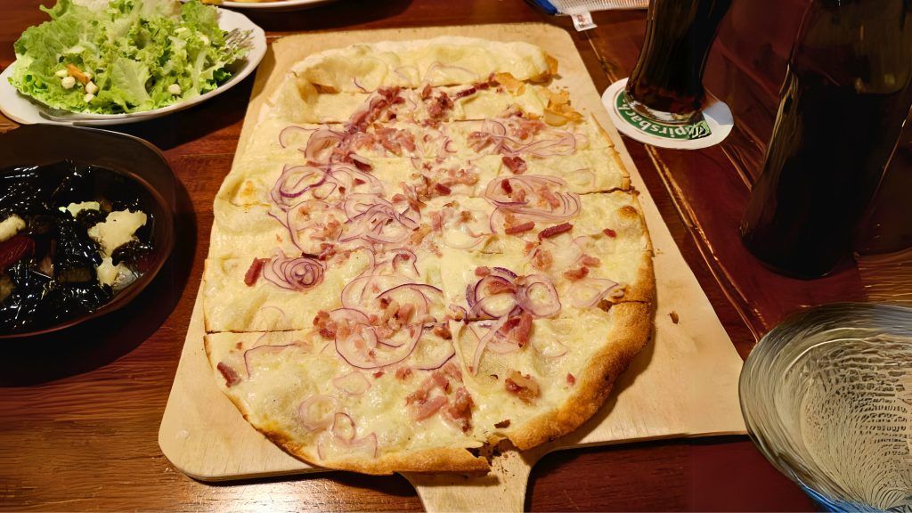 Qué ver en Friburgo de Brisgovia: guía para un viaje inolvidable 17 Flammkuchen Comida Selva Negra