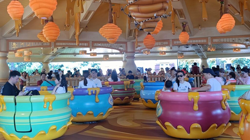 Las Mejores Atracciones de Shanghai Disneyland: Guía Definitiva para 2026 8 Atracciones Shanghai Disneyland Hunny Pot Spin