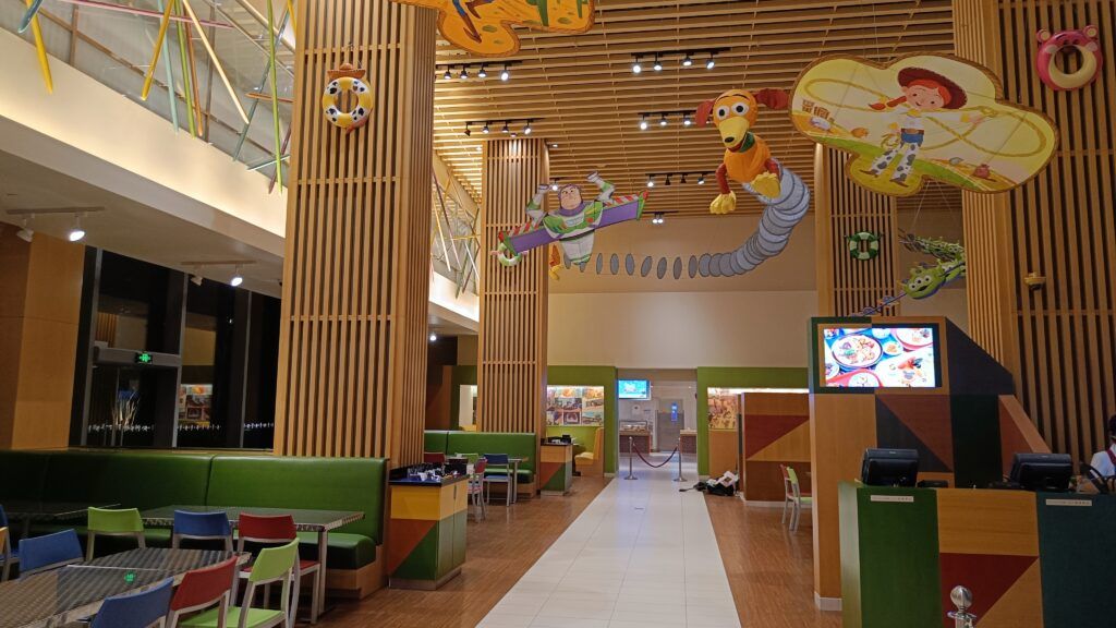 Alojarse en Toy Story Hotel Shanghai Disneyland en 2026 8 Sunnyside Café Disneyland Shanghai Toy Story Hotel